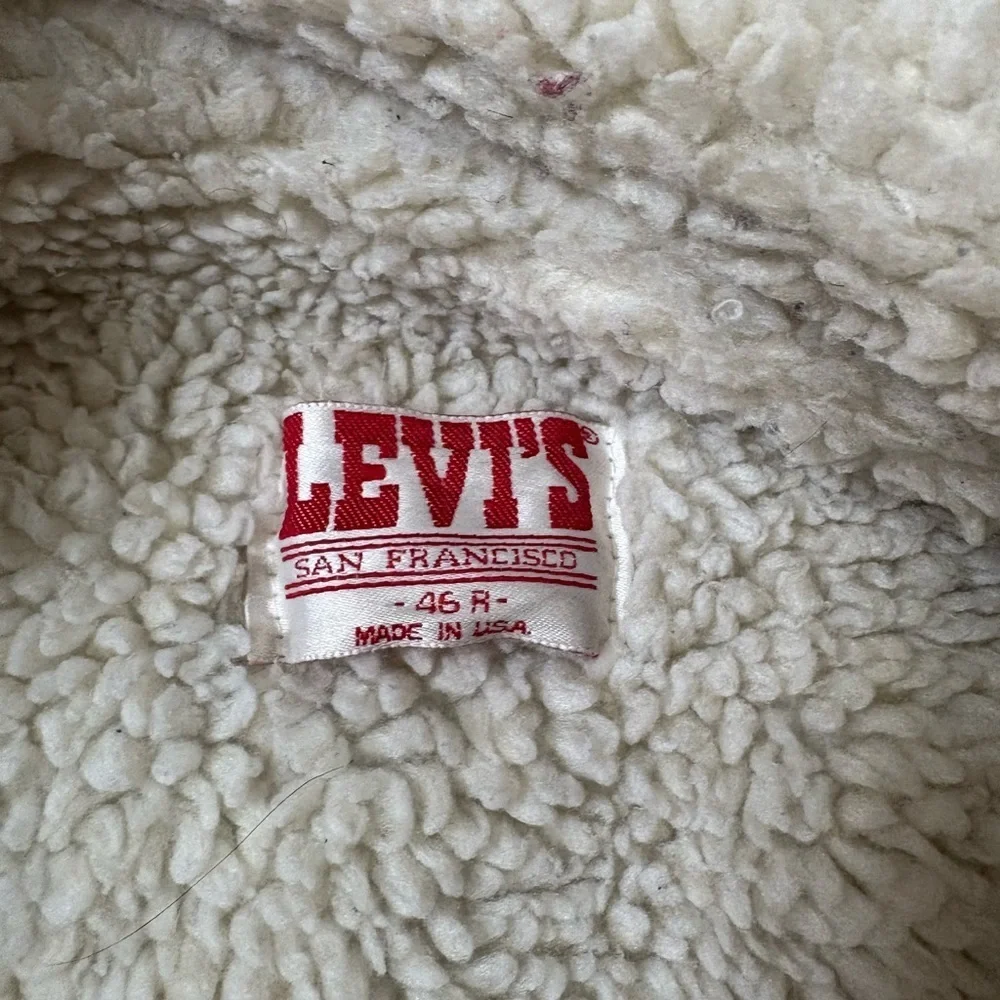 Vintage Levi’s 46R Sherpa-Lined Jean Jacket – Classic & Cozy